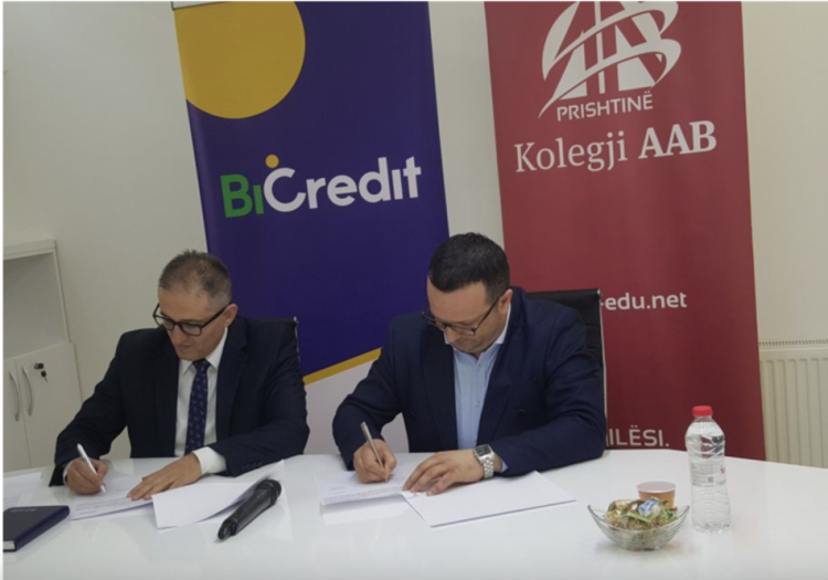 BiCredit nënshkruan memorandum bashkëpunimi me kolegjin AAB